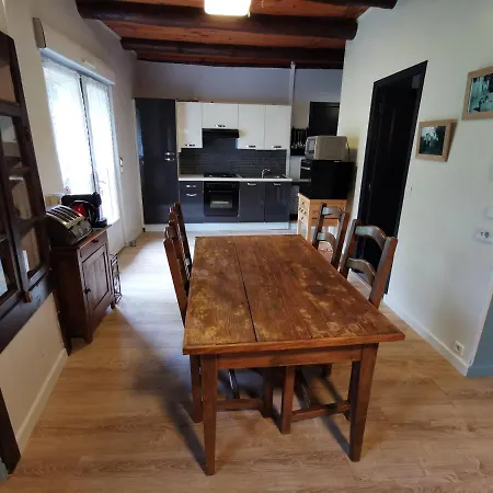 Les Estaou Treillo Ferienhaus